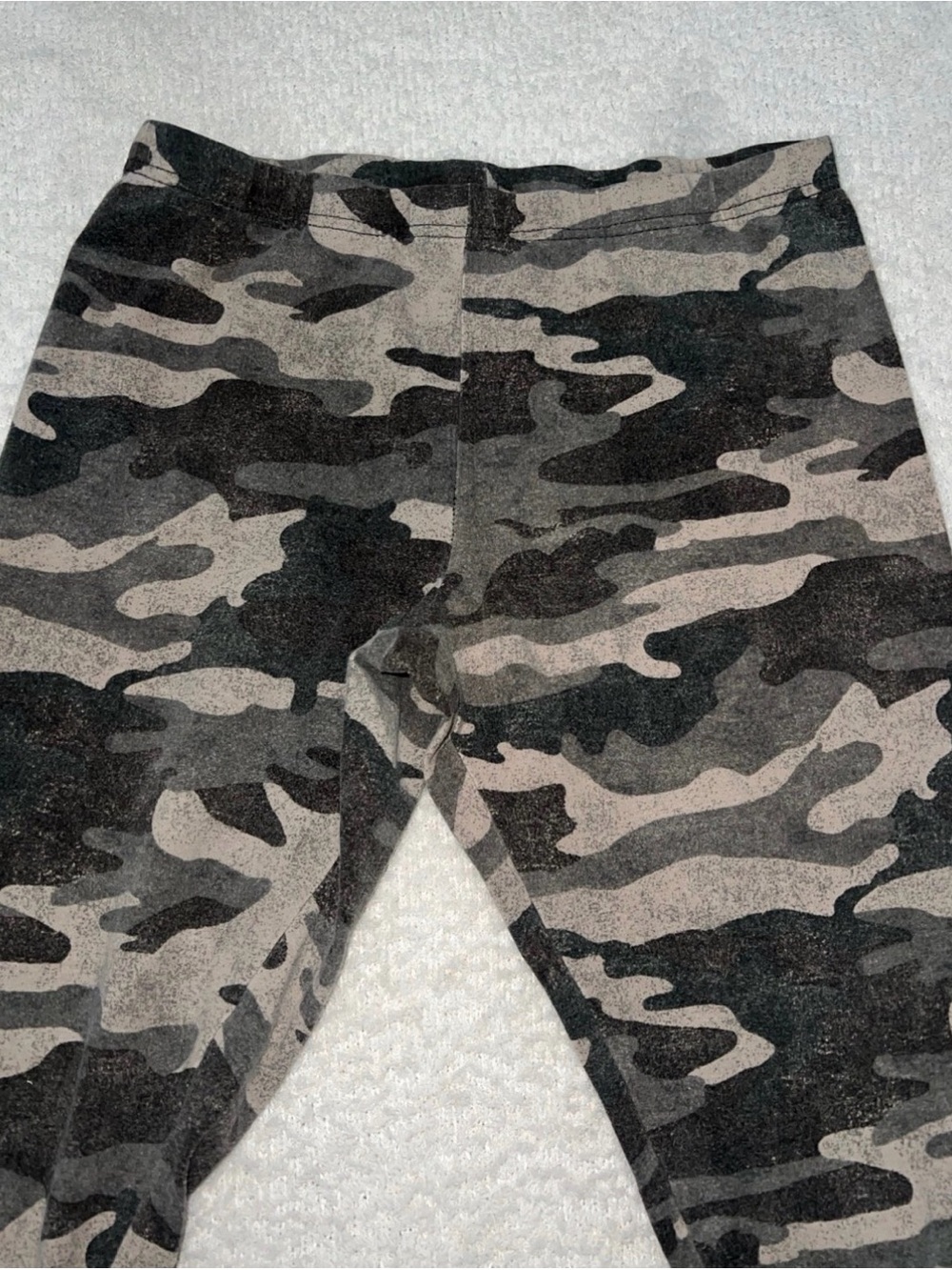 Faded Glory Camo Print Leggings in Black and Gray